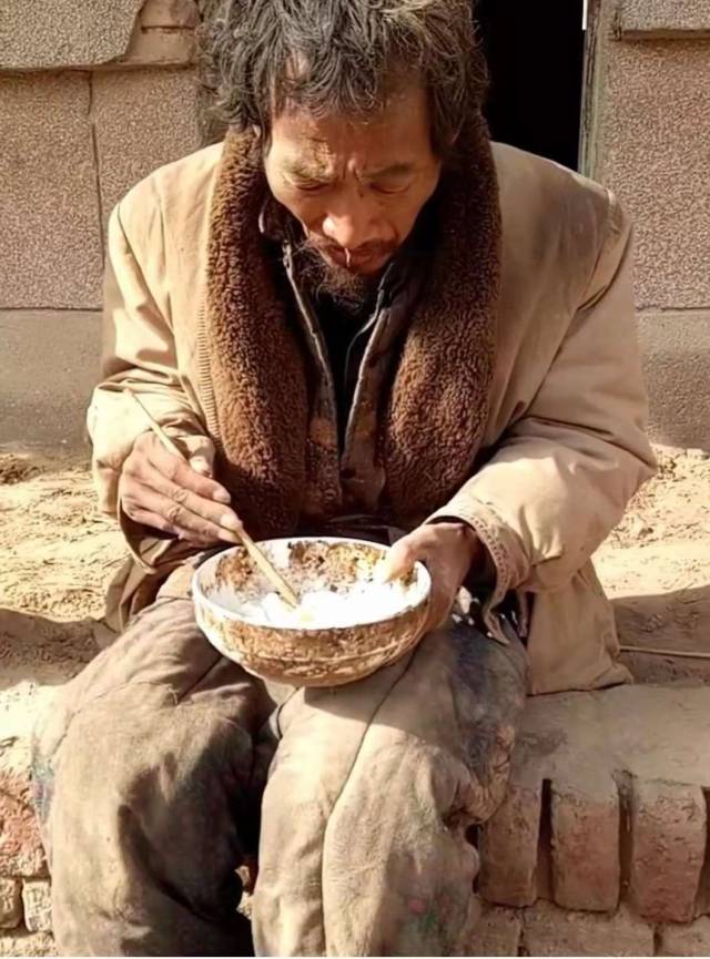 西海固人都在骂快手上这个女人,看看这是谁的老婆?