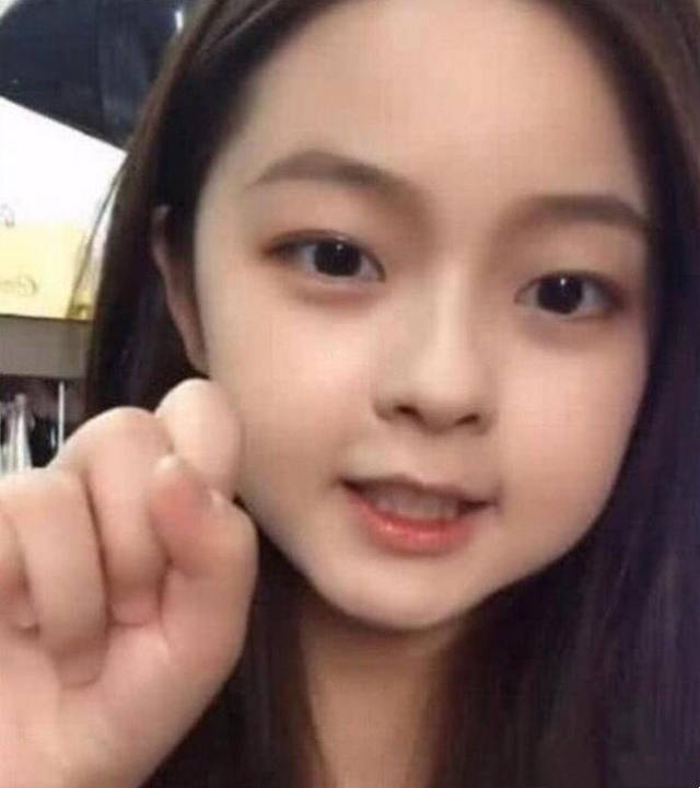 美女婴儿肥太可爱火了但看到关掉美颜的她顿时炸开锅