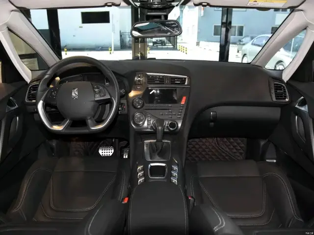 雪铁龙ds5只需158340元就可开回家,你不心动吗?