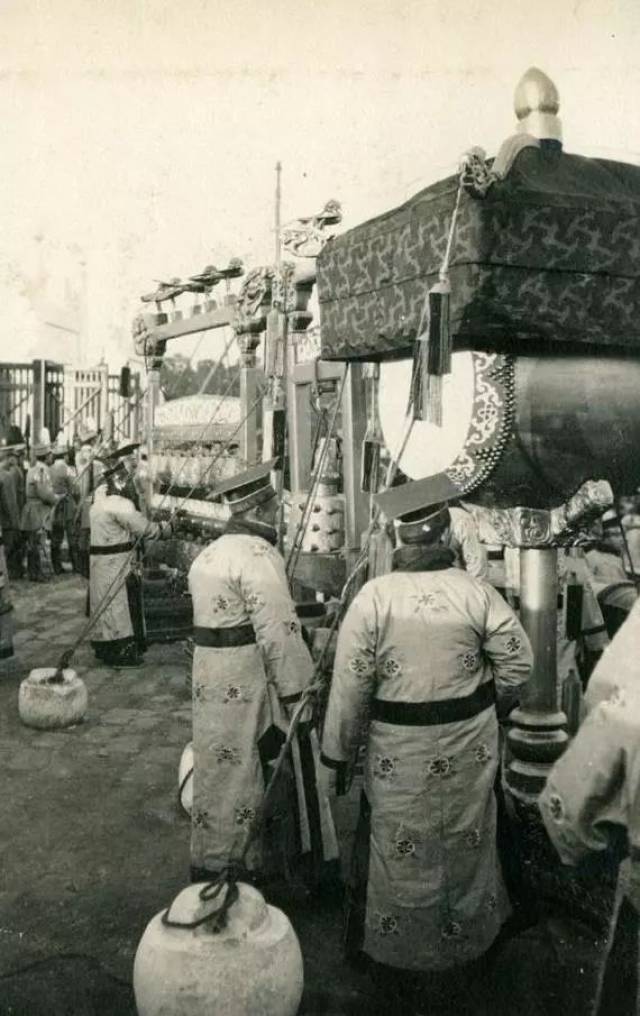 看老照片，回顾历史，1913年袁世凯天坛祭天_衮服