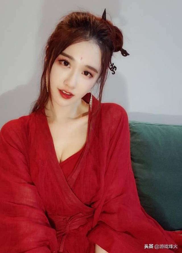 主播轩子cos王者荣耀里的小乔,网友:比游戏里还美!_手机搜狐网