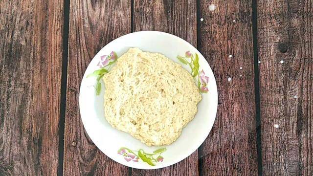 5,洗好的面筋呈蜂窝状,非常有弹性