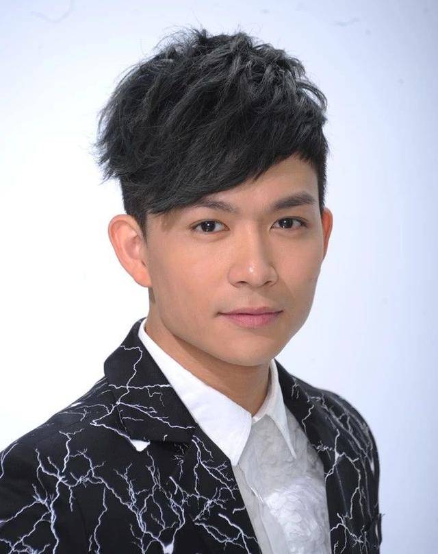 据悉,周志康再接下来的tvb新剧《坚离地爱坚离地》以及《过街英雄》中