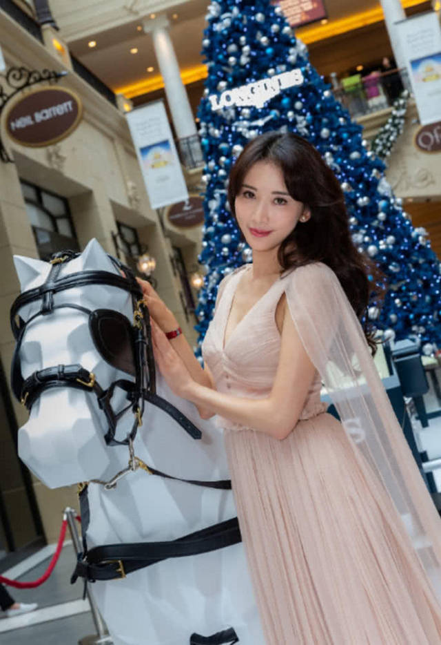 林志玲现某活动的美照,44岁了真是保养有方_手机搜狐网