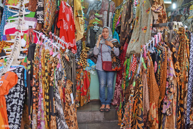 巴迪克号称"印尼国服",作坊手工制作,一块精品售价几千人民币_手机