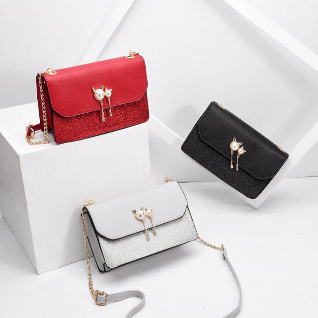 想要优雅气质自信的自己吗?来,背上这款包包你就可以感觉到了