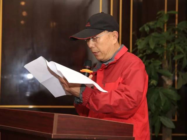 江浦社区志愿服务站&市东医院 △街道文化办主任吴惠忠为4家社区企业