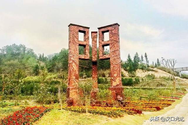 通山石门村 打造"石门十景" 老村变成旅游区