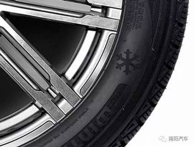 知道吗,你所谓的"雪地胎"根本就不能在雪地里跑!