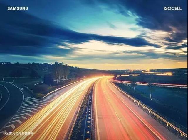 车水马龙的街道