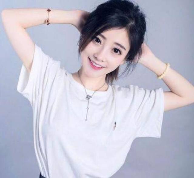 冯提莫将去韩国参加音乐盛典,综艺节目中却遭