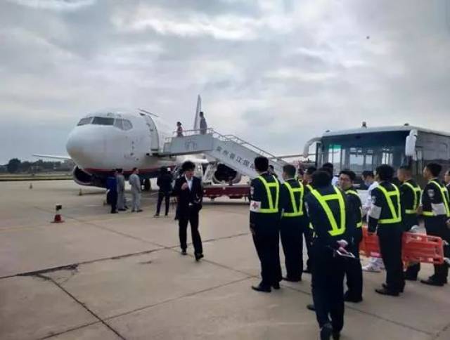 龙浩航空公司极配合泉州晋江机场应急撤离演练
