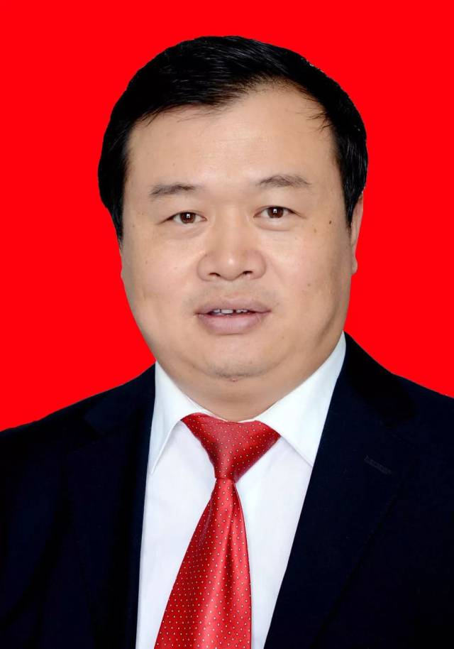 子长县秀延小学校长:薛鹏