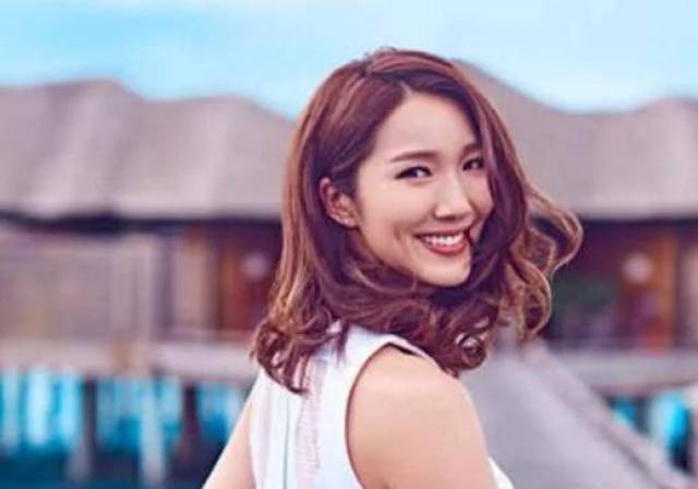 第二位:李亚男.跑男成员王祖蓝的老婆.