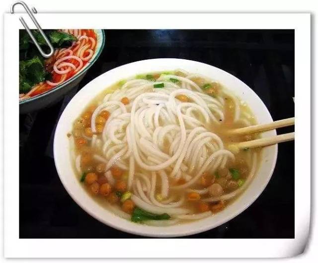 华宁美食豆汤米线传奇