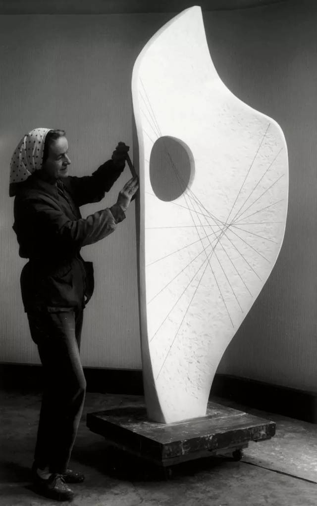 barbara hepworth/太阳与月亮一同升起