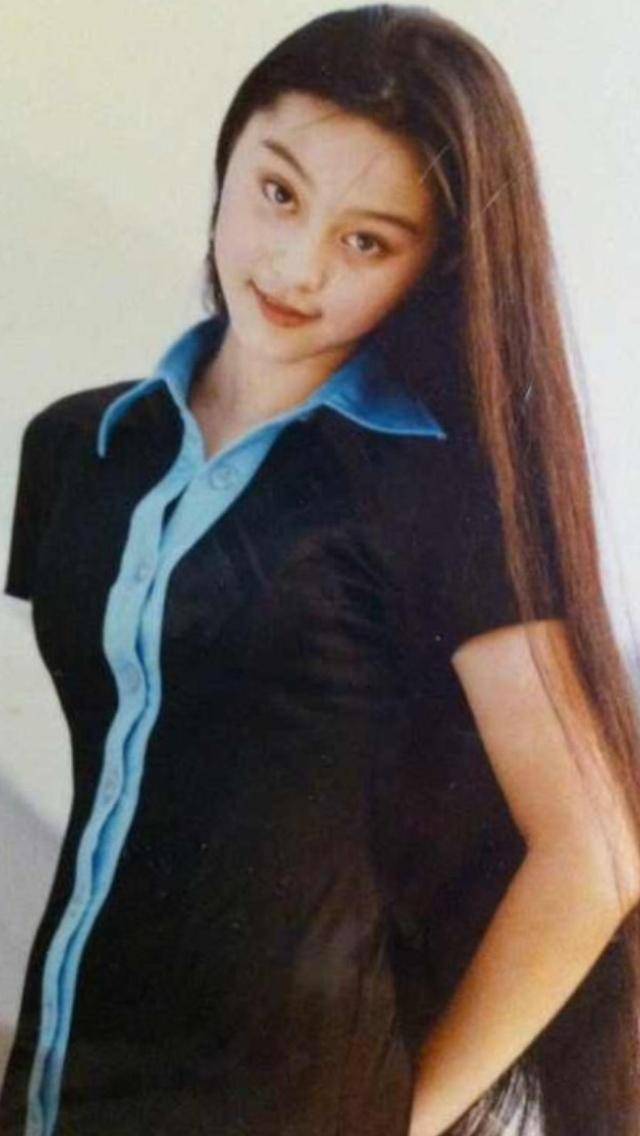 网友晒范冰冰16岁照片,堪称从小美到大,还有人怀疑她整容吗?
