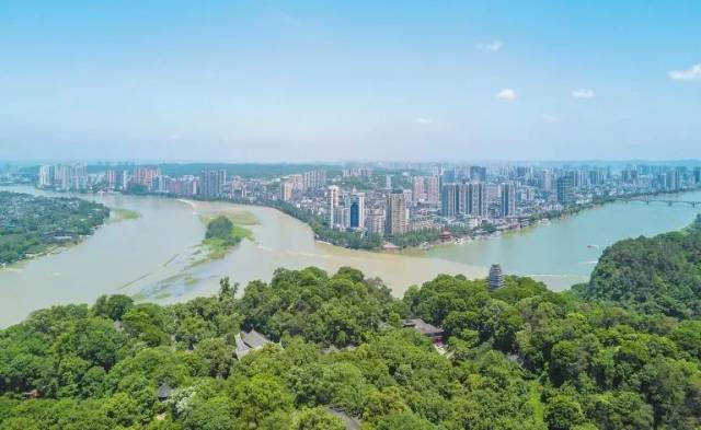 是乐山历史中最炫目的40年 这40年里乐山从经济社会到城市建设 都发生