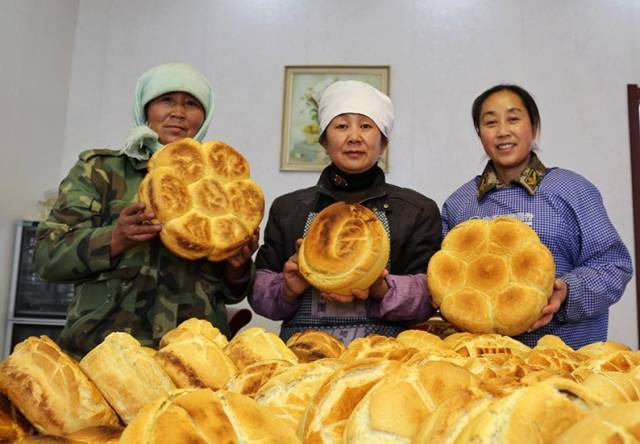 山丹马场:羊粪烧壳子馍馍香飘万里