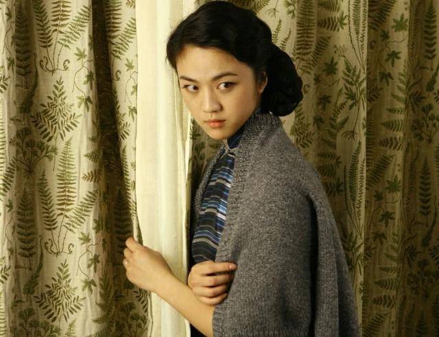 女神汤唯当年的剧照,万种风情溢出屏幕,网友再醉一次