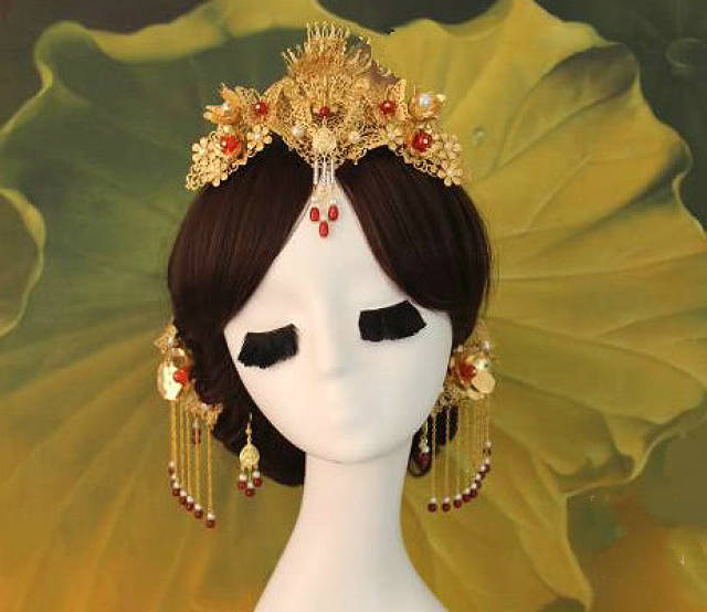 心理测试:选一个你感觉最沉的凤冠,测结婚后婆婆会继续惯着你吗