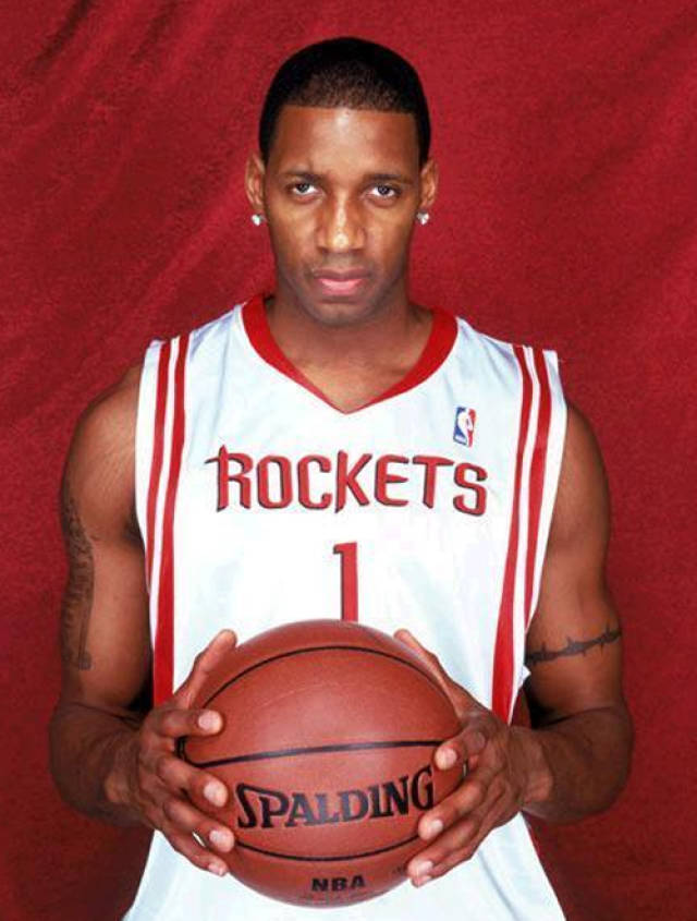 2017年入选奈·史密斯篮球名人纪念堂2013年8月26日宣布退役2004年12