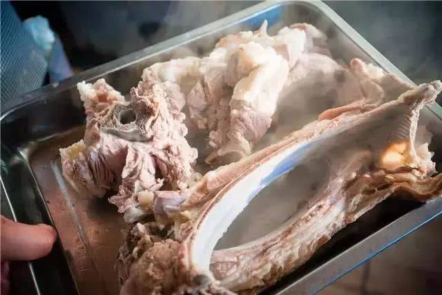 冬天的内蒙就是一座酒池肉林