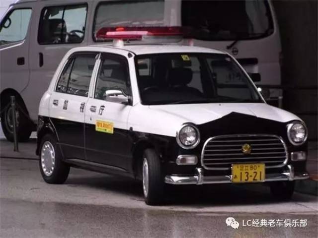 在日本,警察都开什么牌子的警车?