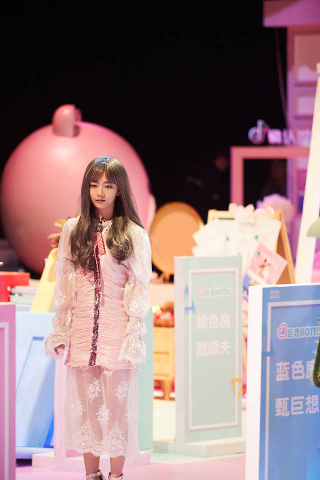 明星合成 谭松韵 谭松韵《明星大侦探》 展现推理实力_手机搜狐网