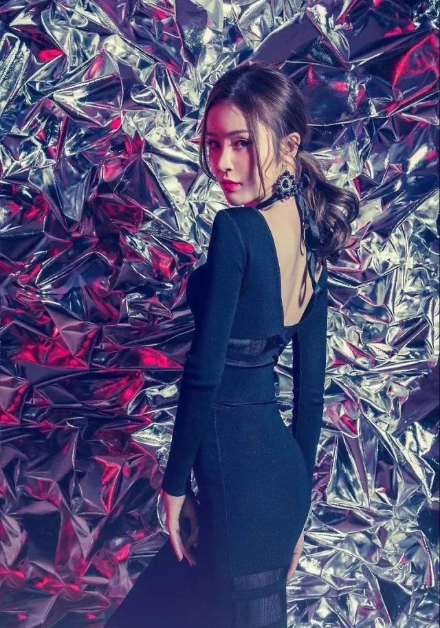 [ml-club]12月14日 礼拜五 影视明星-彭颖仪 巡回演出 妩媚骄人模特范