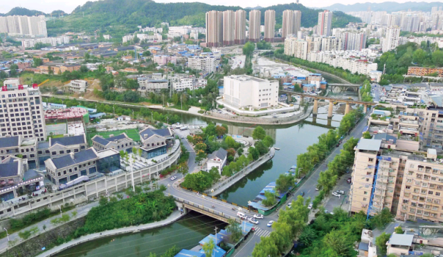 40年光阴故事, 遵义中心城区"城长记"