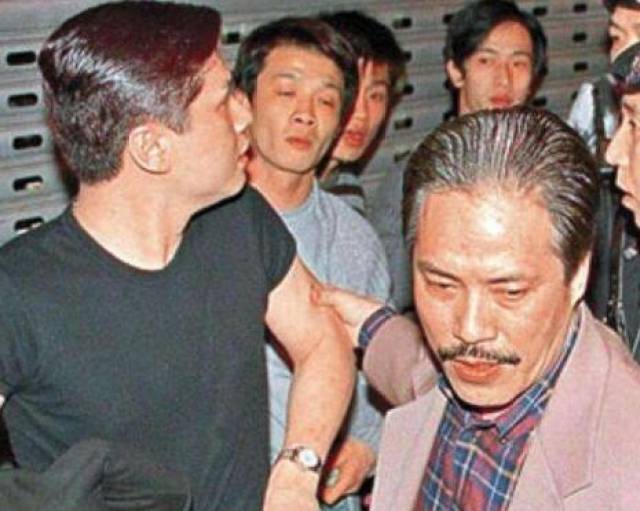 "和胜和"五大元老之一,替社团办事被捕入狱,出狱后上龙头宝座