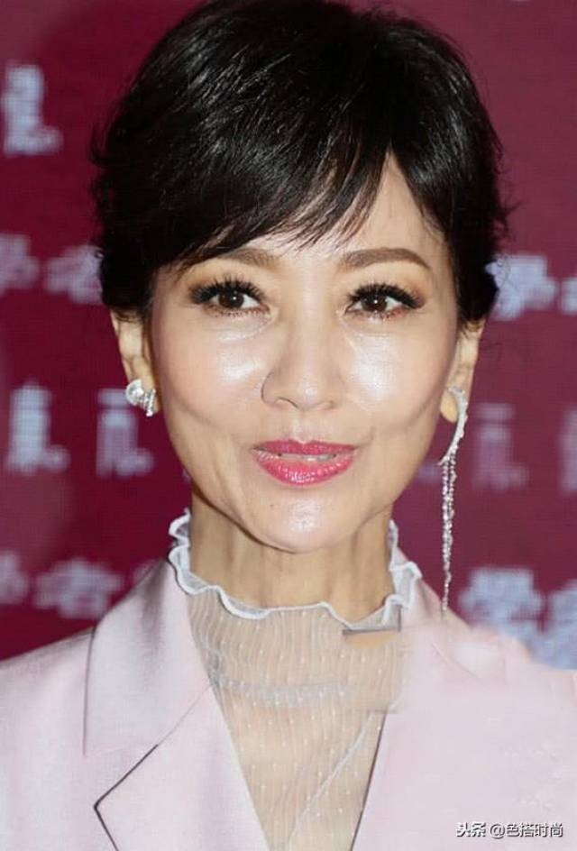 不老女神赵雅芝未修图流出,64岁有老奶奶气质了,这才是真实的她