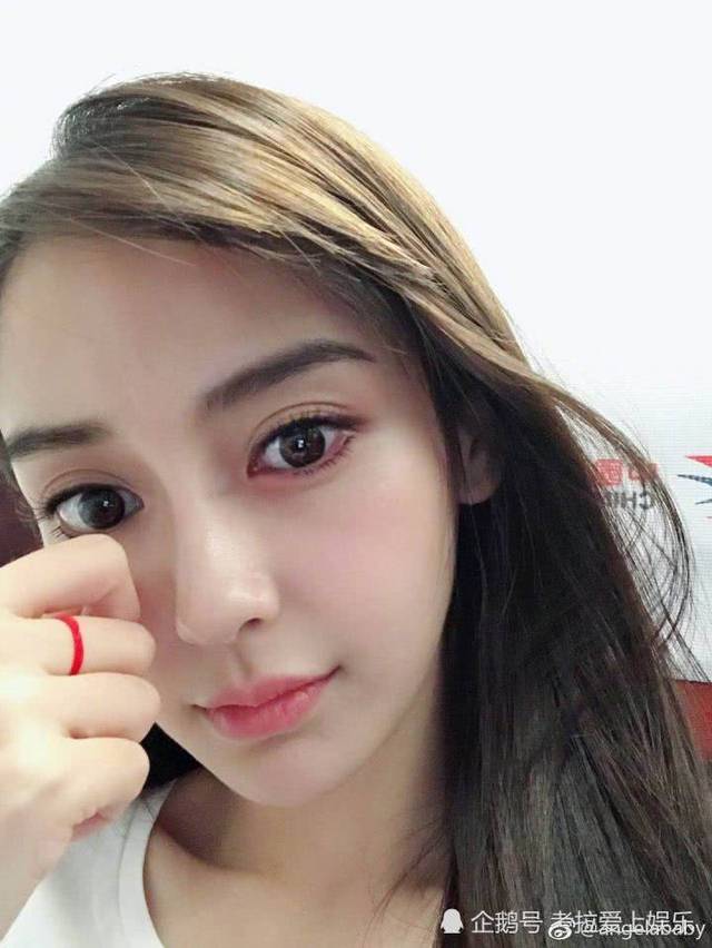 angelababy晒儿子两岁照片,小海绵发量让人羡