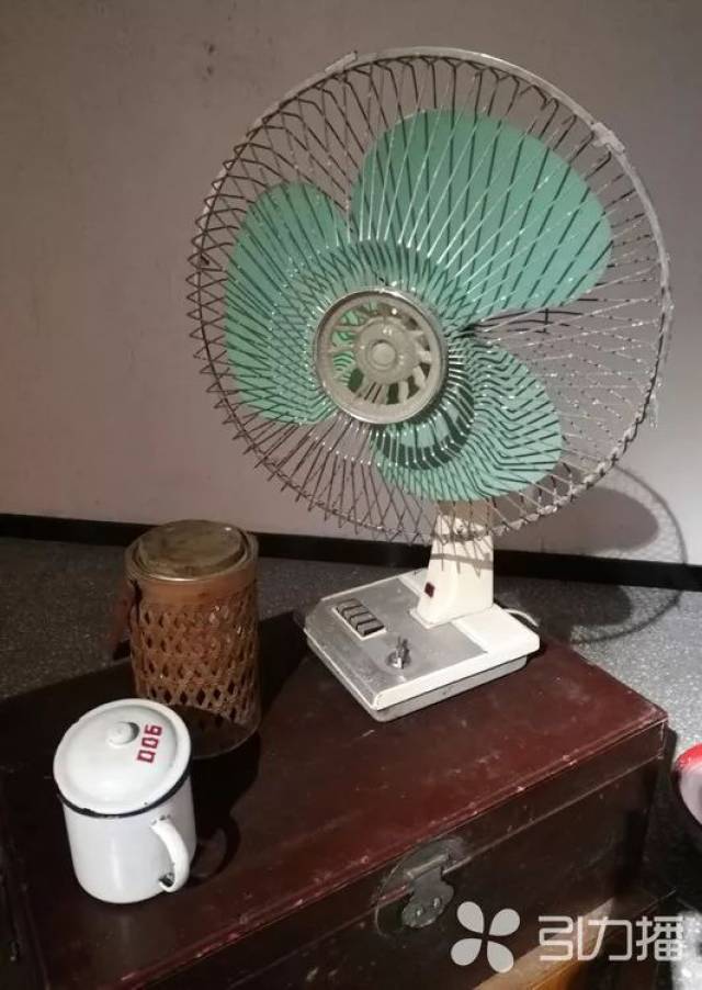 "长城电扇,电扇长城",这是80年代长城电扇的广告语.