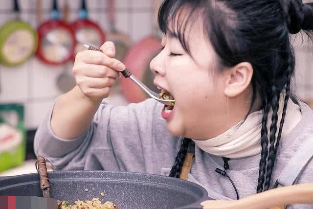 6小时吃30种食物,年薪百万却落一身毛病!