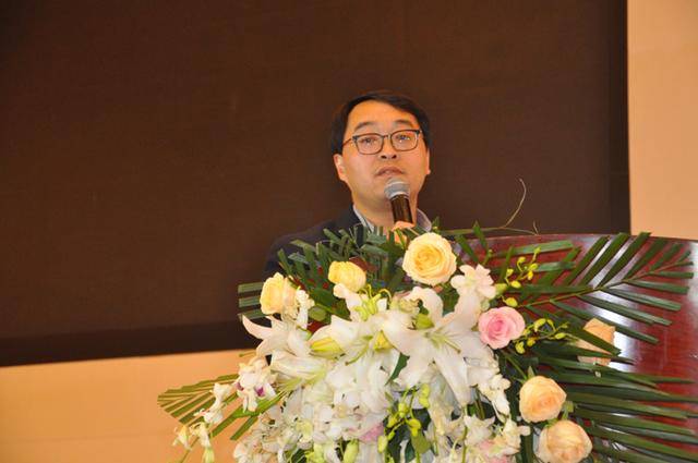 江苏光芒新能源股份有限公司副总经理匡建军做主题发言