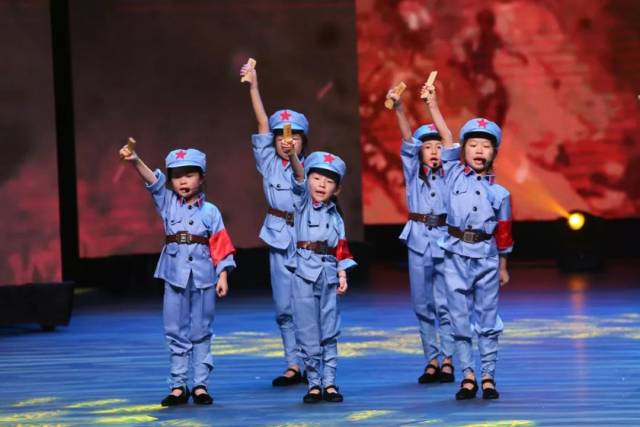 小学生有趣的相声段子,笑爆全班同学!