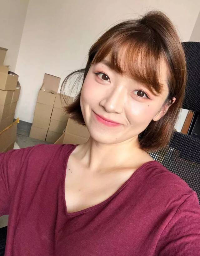 乐活30岁姑娘微博集体晒自拍引热议最美的年纪才刚开始