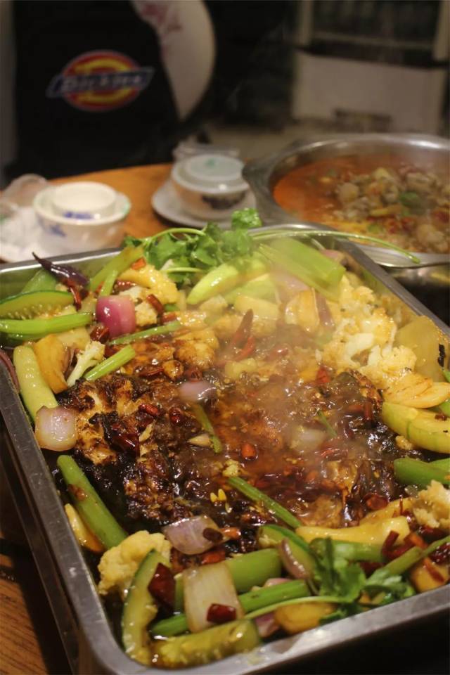 砂子塘,你妈做姑娘时就在这吃宵夜了.|扫街