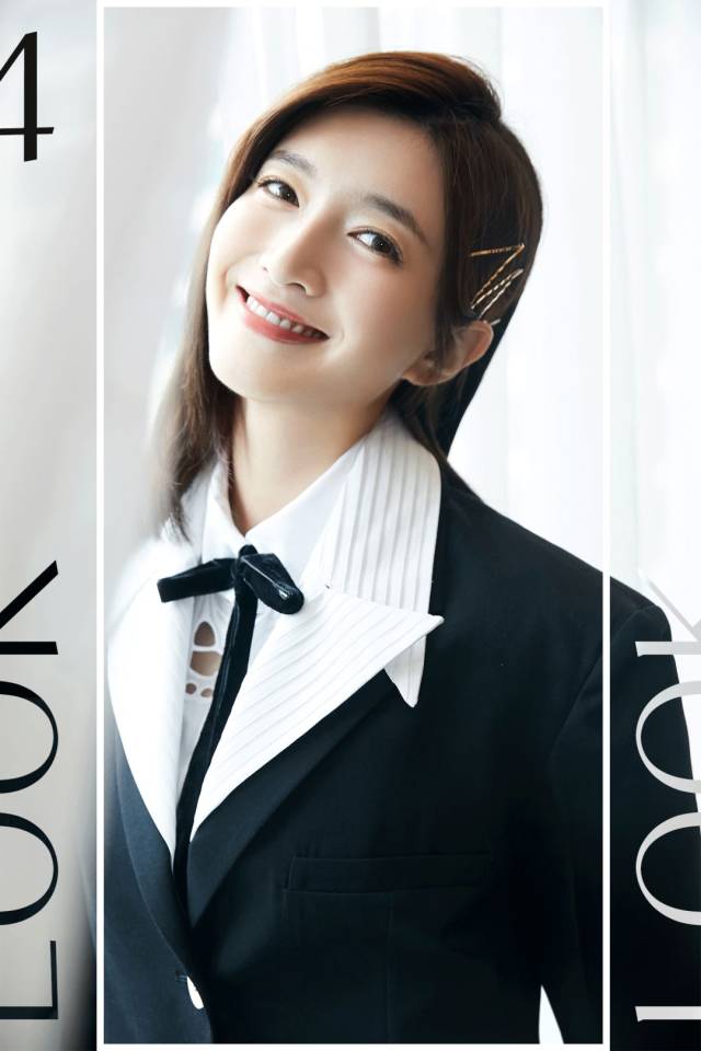 look4是在 恕我直言>里的综艺造型,看起来略夸张不日常, 但上镜还蛮