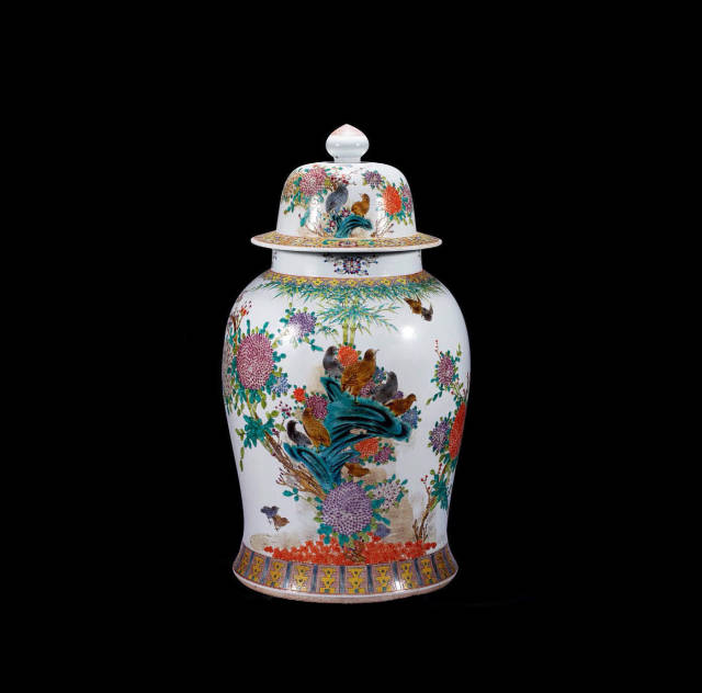 清 乾隆 粉彩花鸟纹将军罐一对,颇具欣赏性