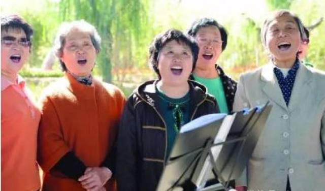 学唱歌|独家经验分享：中老年人如何巧妙地进行发声练习！_手机搜狐网