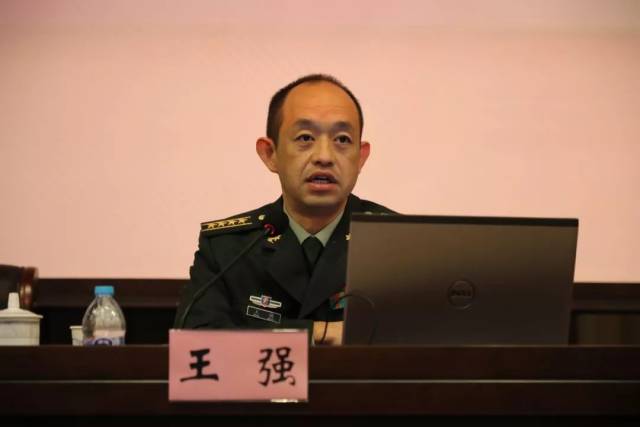 邀请东方卫视军事和时事评论员王强博士在国家公祭日这个特殊日子