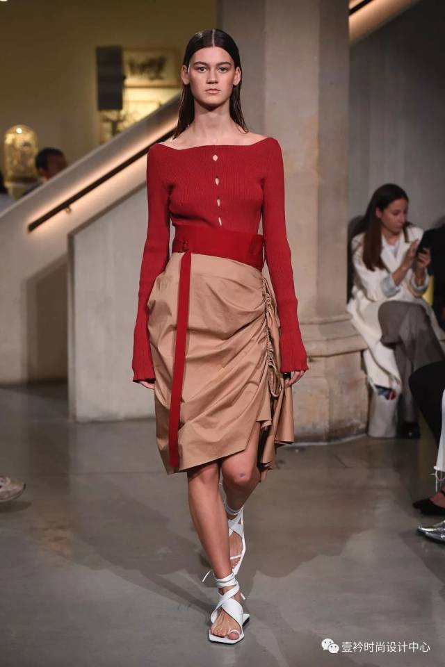 服装设计要素分享——如何利用不对称使设计更上一层楼!