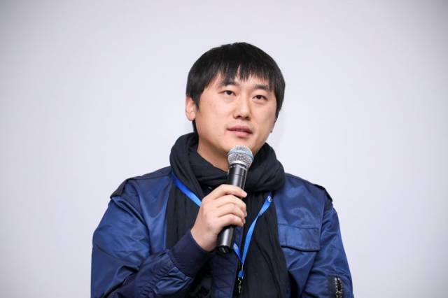 慧拓智能ceo,中山大学数据科学与计算机学院教授陈龙在沙龙上进行精彩