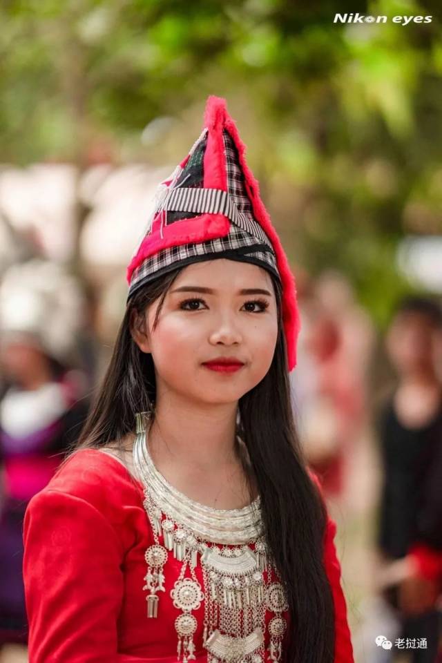 老挝苗族过苗年,摄影师镜头下的苗族女孩笑的真美|三苗视频