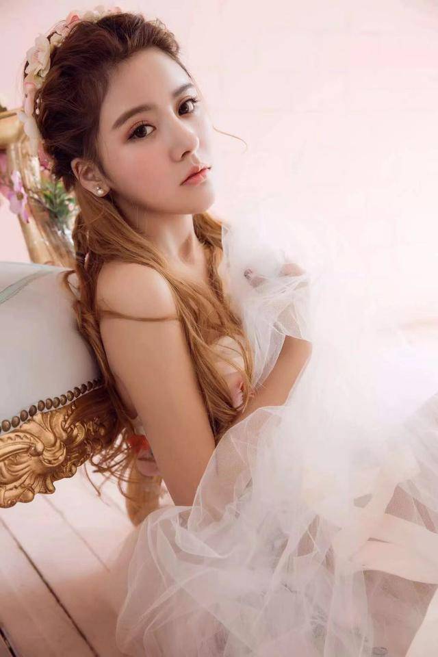 个人写真遭曝光陌陌瑜儿必将美炸17惊喜夜