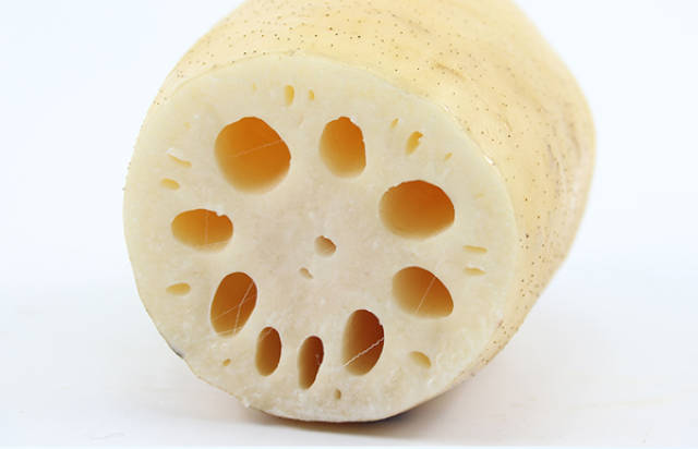 食材分享|就冲着这脆嫩香甜的九眼莲,怎能不向陕西的采莲人致敬