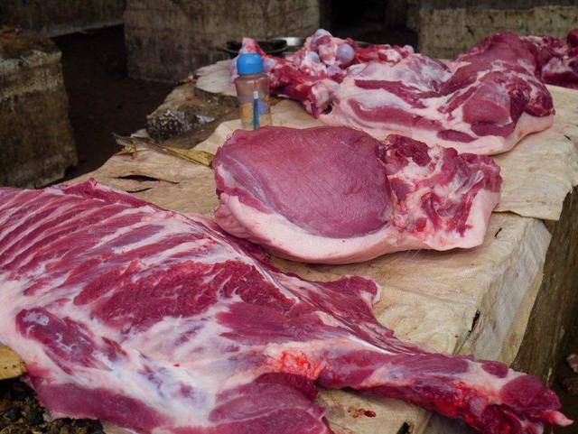 鲜猪肉与不鲜猪肉有啥区别20年阅历老肉贩告诉你别买错了